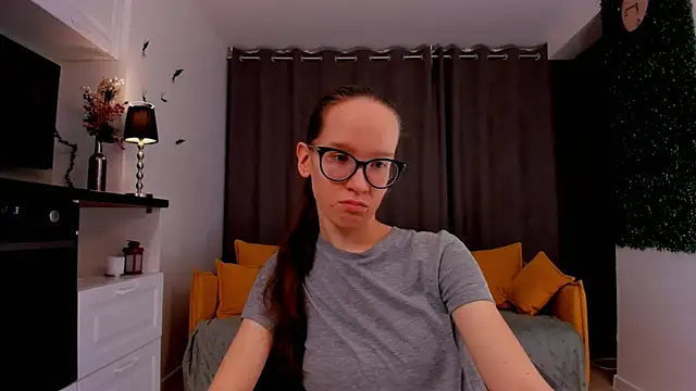 Snapshot of BettyBrowni chatting on 02.23.25 BettyBrowni online show from 02.23.25