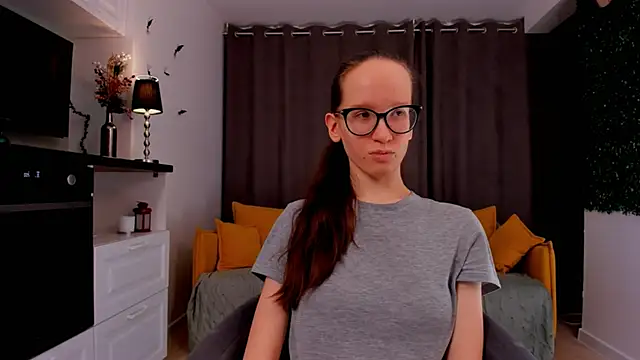 Snapshot of BettyBrowni chatting on 02.23.25 BettyBrowni online show from 02.23.25