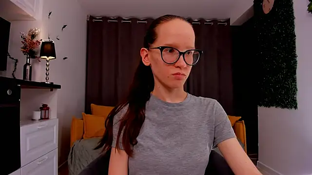 Snapshot of BettyBrowni chatting on 02.23.25 BettyBrowni online show from 02.23.25