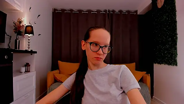 Snapshot of BettyBrowni chatting on 02.24.25 BettyBrowni online show from 02.24.25