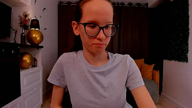 Snapshot of BettyBrowni chatting on 02.25.25 BettyBrowni online show from 02.25.25