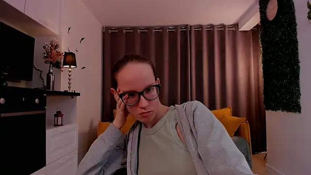 Snapshot of BettyBrowni chatting on 03.02.25 BettyBrowni online show from 03.02.25