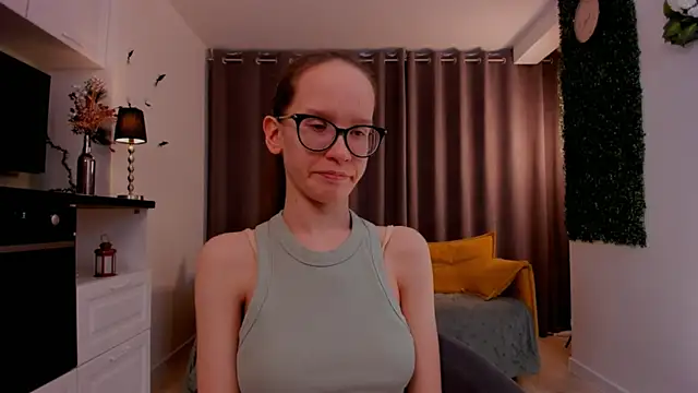 Snapshot of BettyBrowni chatting on 03.03.25 BettyBrowni online show from 03.03.25