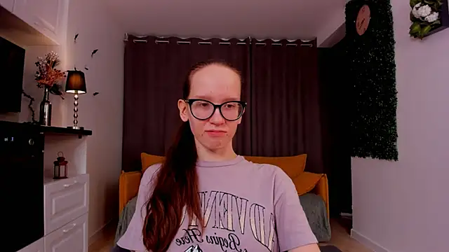 Snapshot of BettyBrowni chatting on 03.05.25 BettyBrowni online show from 03.05.25