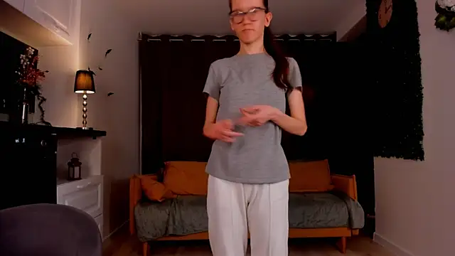 Snapshot of BettyBrowni chatting on 03.08.25 BettyBrowni online show from 03.08.25