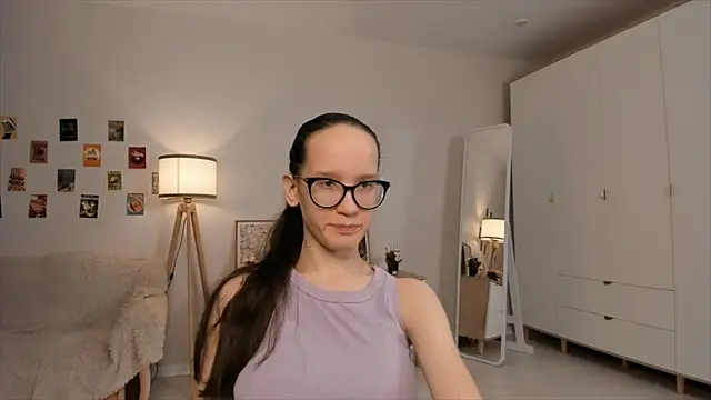 Snapshot of BettyBrowni chatting on 03.10.25 BettyBrowni online show from 03.10.25