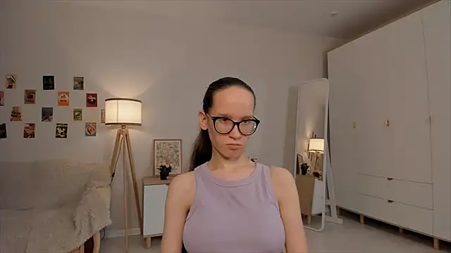 Snapshot of BettyBrowni chatting on 03.10.25 BettyBrowni online show from 03.10.25