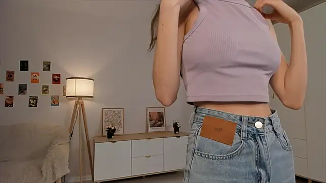 Snapshot of BettyBrowni chatting on 03.10.25 BettyBrowni online show from 03.10.25