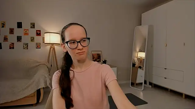 Snapshot of BettyBrowni chatting on 03.15.25 BettyBrowni online show from 03.15.25