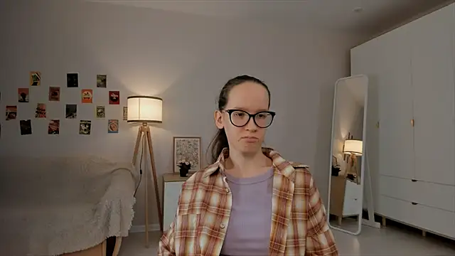 Snapshot of BettyBrowni chatting on 03.18.25 BettyBrowni online show from 03.18.25