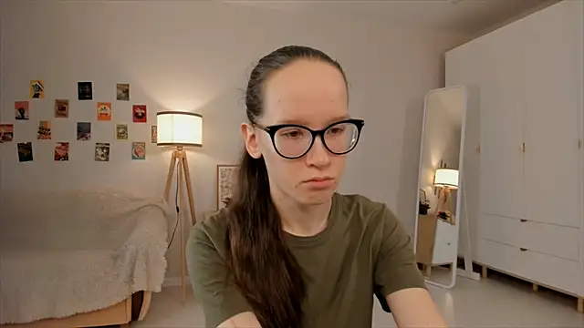 Snapshot of BettyBrowni chatting on 03.19.25 BettyBrowni online show from 03.19.25