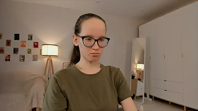 Snapshot of BettyBrowni chatting on 03.19.25 BettyBrowni online show from 03.19.25