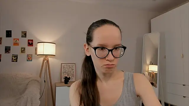 Snapshot of BettyBrowni chatting on 03.20.25 BettyBrowni online show from 03.20.25