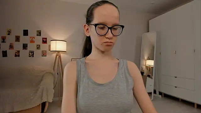 Snapshot of BettyBrowni chatting on 03.21.25 BettyBrowni online show from 03.21.25