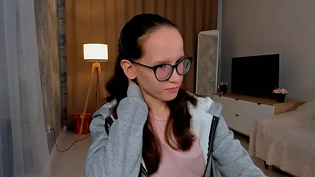 Snapshot of BettyBrowni chatting on 09.16.25 BettyBrowni online show from 09.16.25