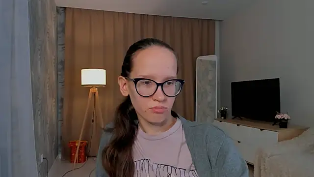 Snapshot of BettyBrowni chatting on 09.20.25 BettyBrowni online show from 09.20.25