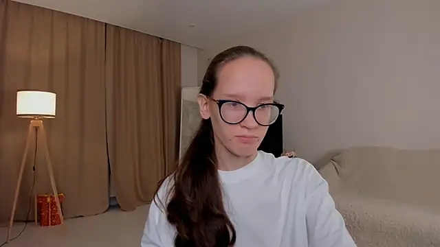 Snapshot of BettyBrowni chatting on 09.28.25 BettyBrowni online show from 09.28.25