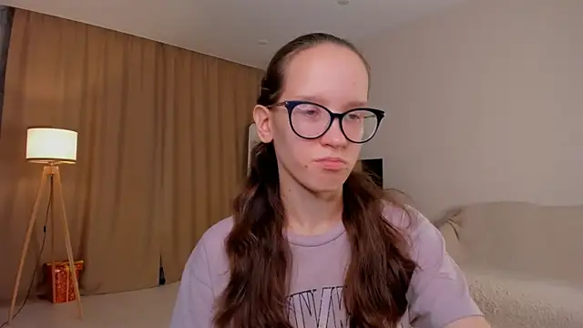 Snapshot of BettyBrowni chatting on 09.30.25 BettyBrowni online show from 09.30.25