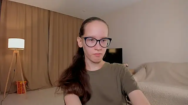 Snapshot of BettyBrowni chatting on 10.08.25 BettyBrowni online show from 10.08.25