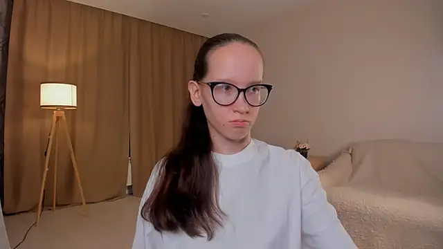 Snapshot of BettyBrowni chatting on 10.11.25 BettyBrowni online show from 10.11.25