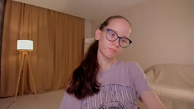 Snapshot of BettyBrowni chatting on 10.12.25 BettyBrowni online show from 10.12.25