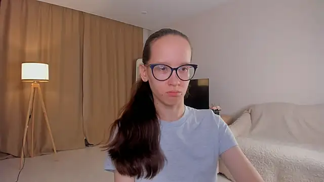 Snapshot of BettyBrowni chatting on 10.15.25 BettyBrowni online show from 10.15.25