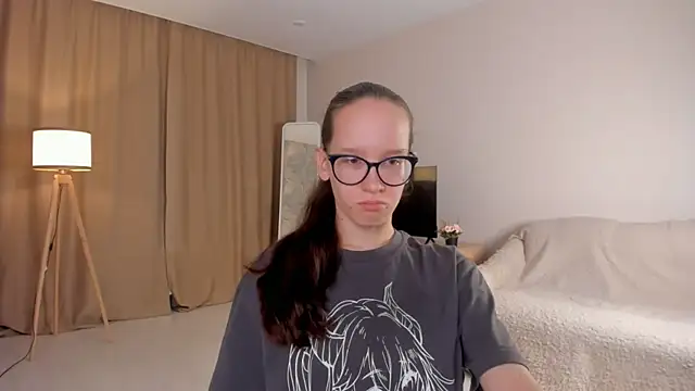 Snapshot of BettyBrowni chatting on 10.17.25 BettyBrowni online show from 10.17.25