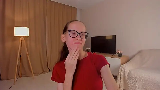 Snapshot of BettyBrowni chatting on 10.22.25 BettyBrowni online show from 10.22.25