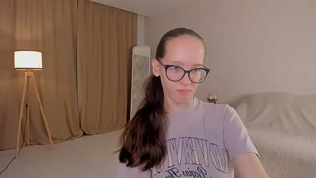 Snapshot of BettyBrowni chatting on 10.24.25 BettyBrowni online show from 10.24.25