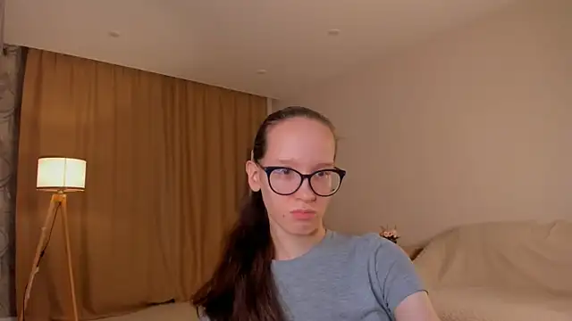 Snapshot of BettyBrowni chatting on 10.28.25 BettyBrowni online show from 10.28.25