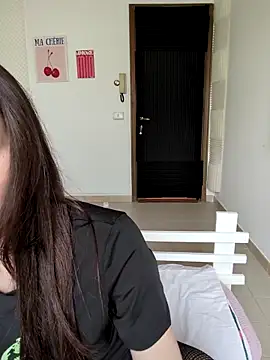 Aisha Moretti online show from 04.20.26