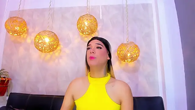 victoria aleia  online show from 12.14.24