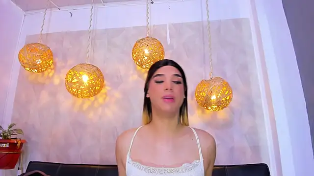 victoria aleia  online show from 12.23.24