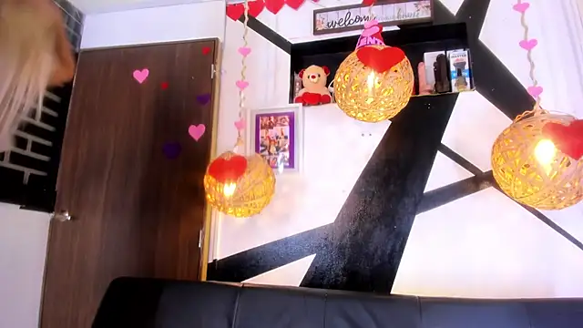 victoria aleia  online show from 02.17.26