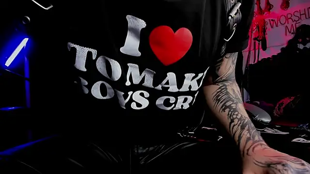 Snapshot of allanhurtss chatting on 10.04.25 allanhurtss online show from 10.04.25