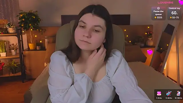 Viola  Shy online show from 04.21.26