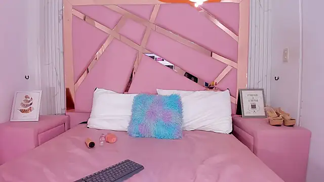 EmmyCruzZ online show from 01.14.25