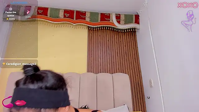 EmmyCruzZ online show from 02.12.25