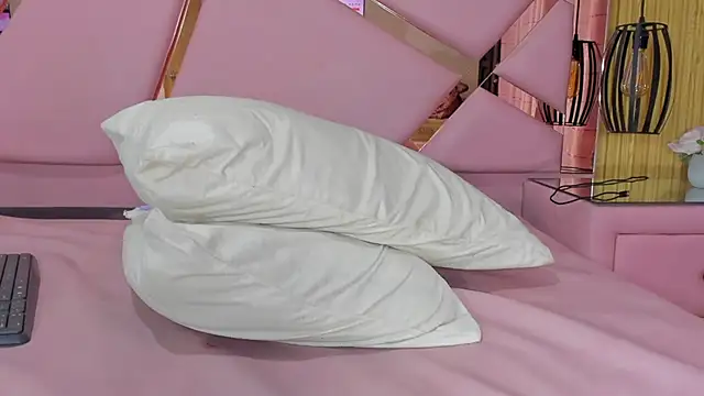 EmmyCruzZ online show from 03.01.25