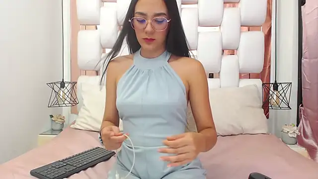 EmmyCruzZ online show from 09.11.25