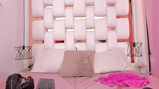 EmmyCruzZ online show from 10.09.25