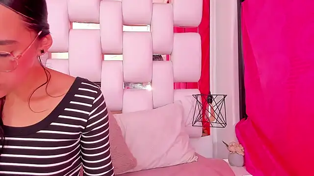 EmmyCruzZ online show from 11.29.25