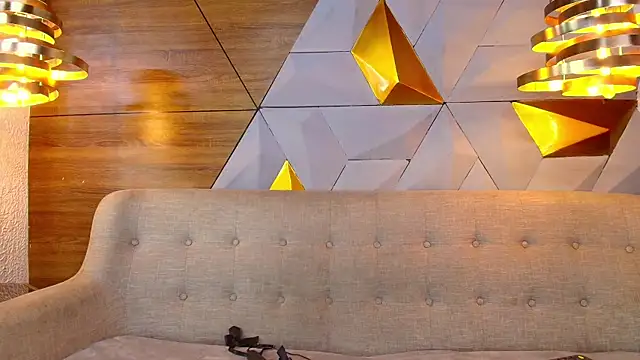 sarah banks1 online show from 02.28.25