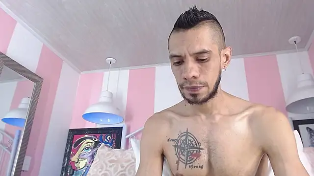Snapshot of BIGZEHUZ chatting on 03.07.25 BIGZEHUZ online show from 03.07.25