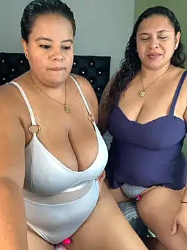 twocurvylatins online show from 07.06.26
