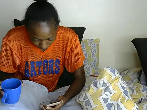 Snapshot of pretty_africanah chatting on 01.24.25 pretty africanah online show from 01.24.25