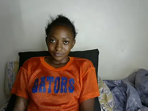 Snapshot of pretty_africanah chatting on 01.24.25 pretty africanah online show from 01.24.25