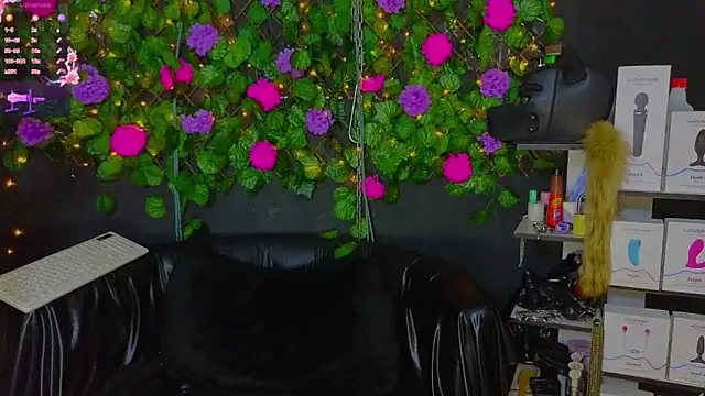 Snapshot of Sweett_Mollyy chatting on 05.20.26 Sweett Mollyy online show from 05.20.26