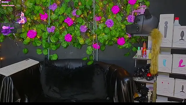 Snapshot of Sweett_Mollyy chatting on 05.23.26 Sweett Mollyy online show from 05.23.26
