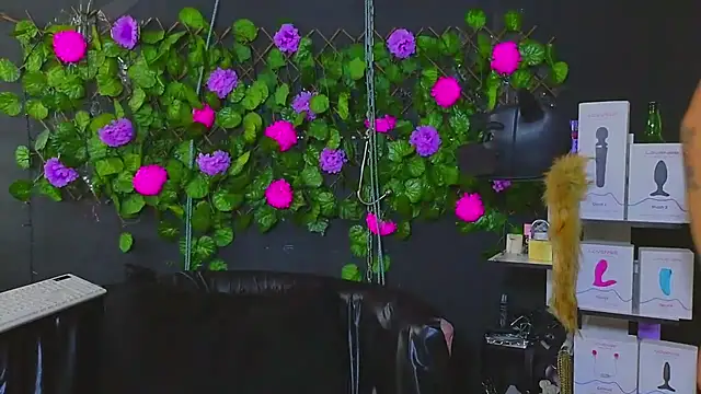 Snapshot of Sweett_Mollyy chatting on 07.28.26 Sweett Mollyy online show from 07.28.26